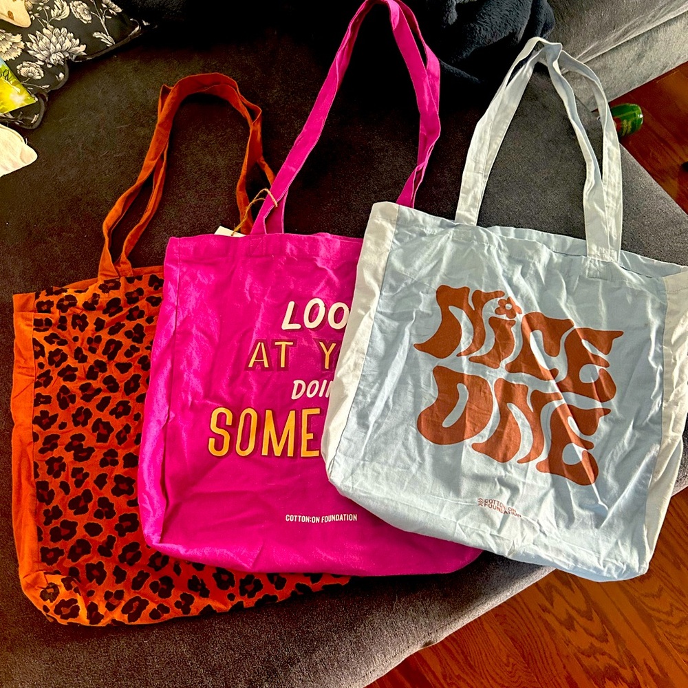 Pack of three tote bags!